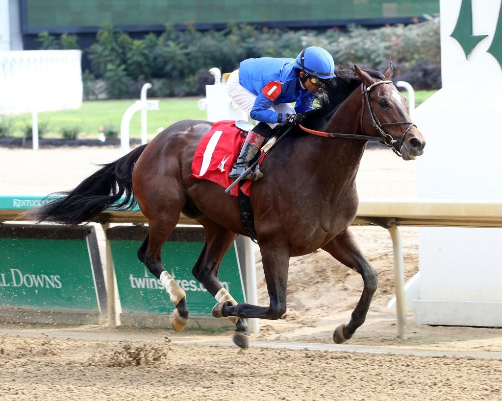 Cody’s Wish wins his maiden race at Churchill Downs. (Coady Photography)