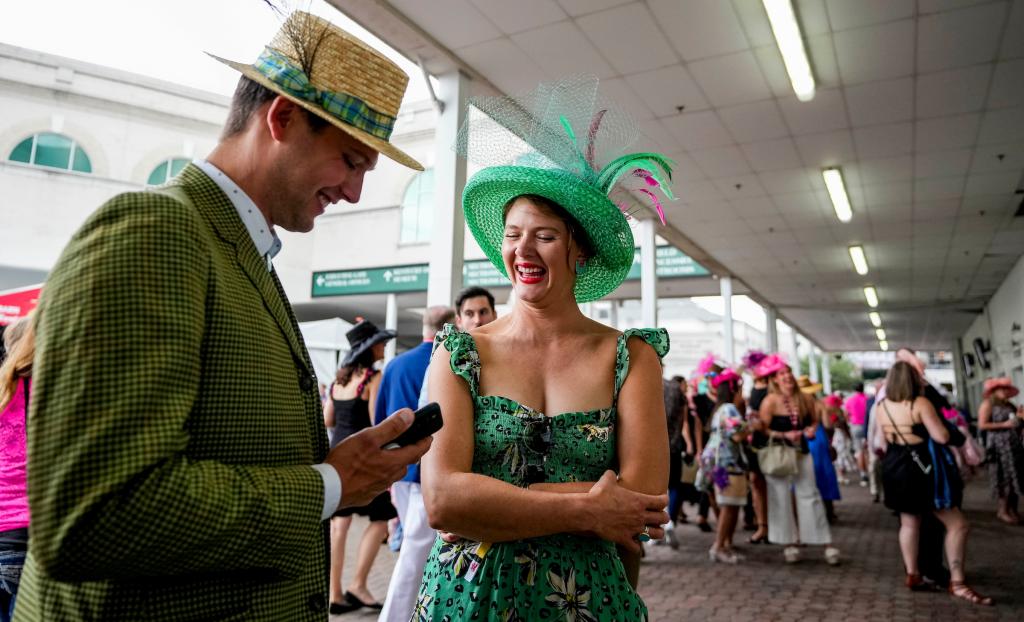 Some of the sights and scenes from the 2022 Longines Kentucky Oaks May 6 at Churchill Downs. (Eclipse Sportswire)
