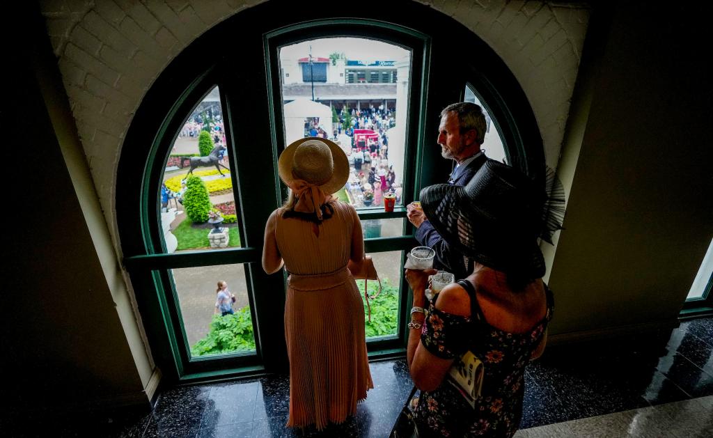 Some of the sights and scenes from the 2022 Longines Kentucky Oaks May 6 at Churchill Downs. (Eclipse Sportswire)