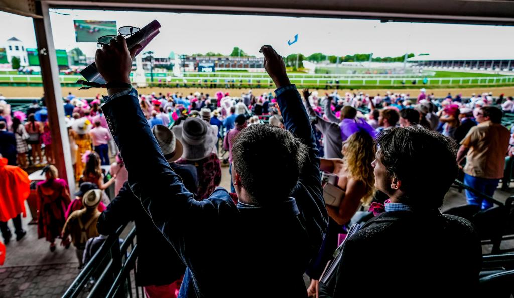 Some of the sights and scenes from the 2022 Longines Kentucky Oaks May 6 at Churchill Downs. (Eclipse Sportswire)