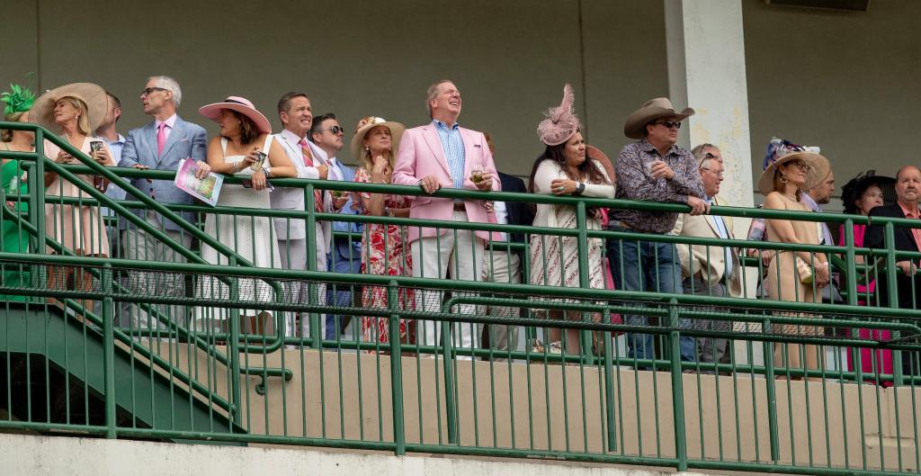 Some of the sights and scenes from the 2022 Longines Kentucky Oaks May 6 at Churchill Downs. (Eclipse Sportswire)