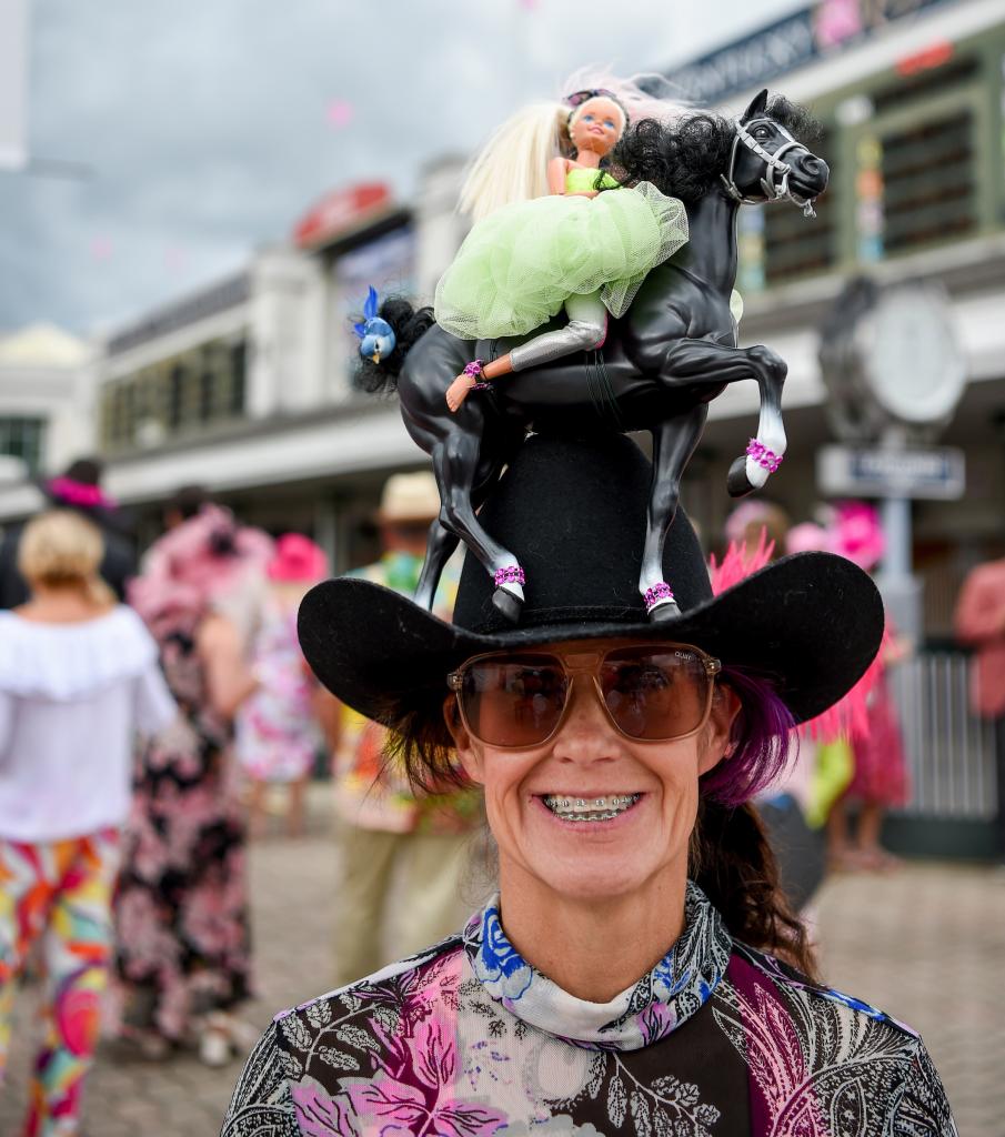 Some of the sights and scenes from the 2022 Longines Kentucky Oaks May 6 at Churchill Downs. (Eclipse Sportswire)