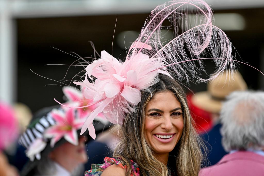 Some of the sights and scenes from the 2022 Longines Kentucky Oaks May 6 at Churchill Downs. (Eclipse Sportswire)