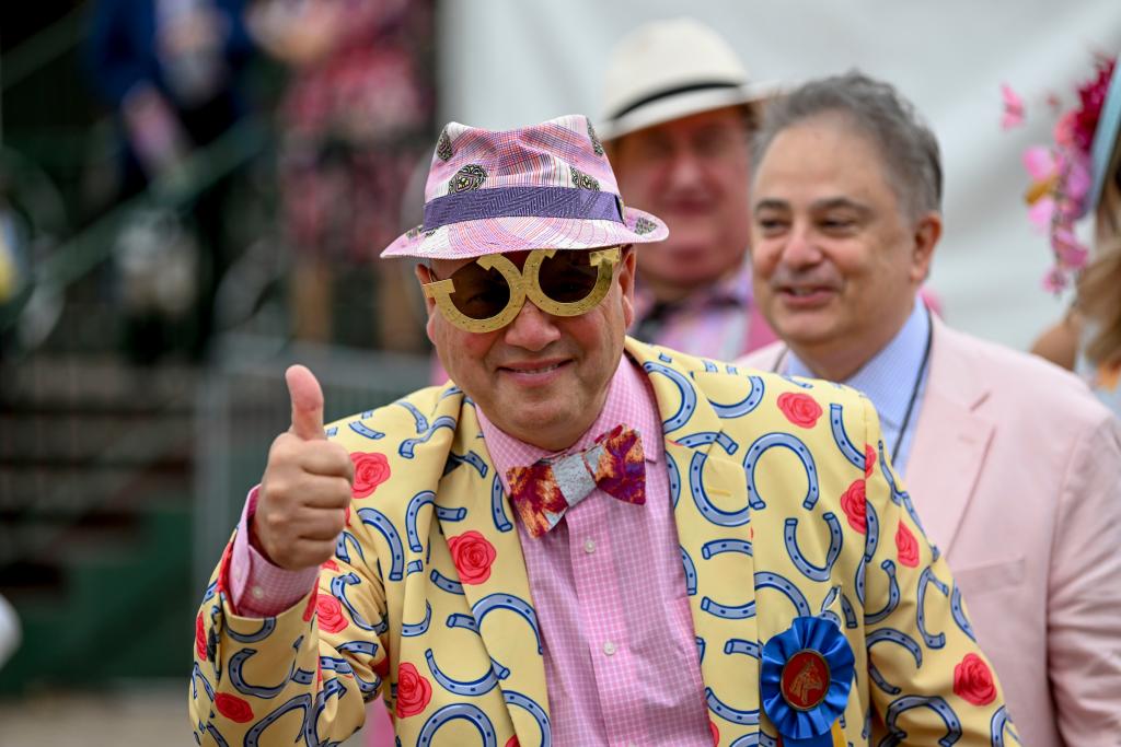 Some of the sights and scenes from the 2022 Longines Kentucky Oaks May 6 at Churchill Downs. (Eclipse Sportswire)