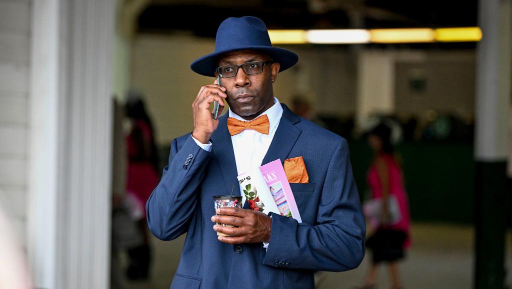 Some of the sights and scenes from the 2022 Longines Kentucky Oaks May 6 at Churchill Downs. (Eclipse Sportswire)