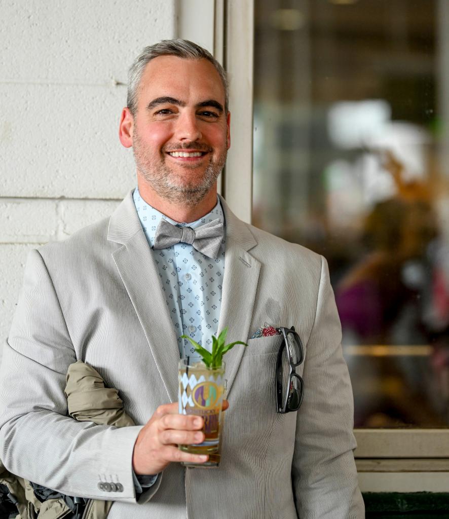 Some of the sights and scenes from the 2022 Longines Kentucky Oaks May 6 at Churchill Downs. (Eclipse Sportswire)