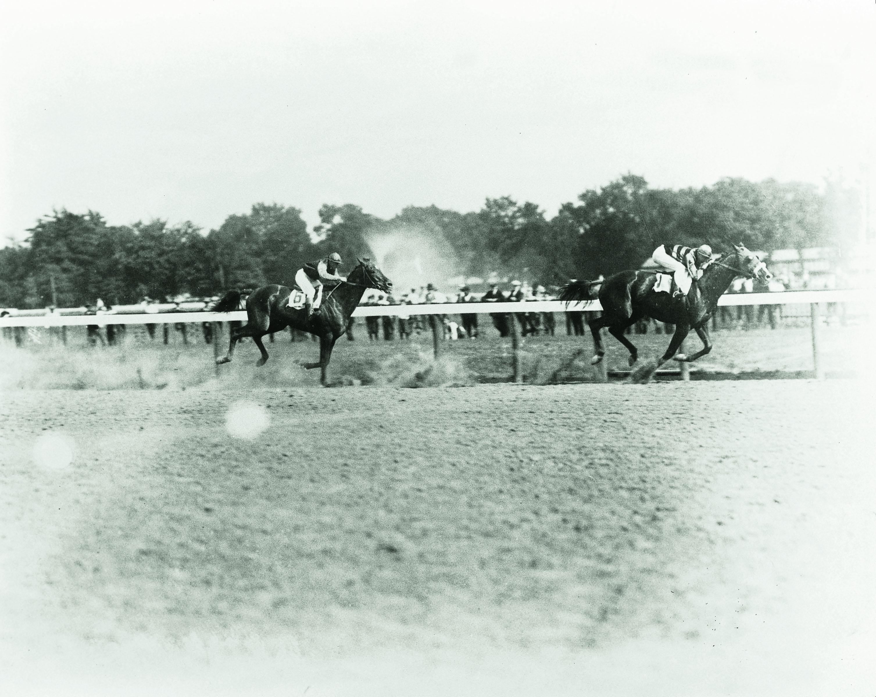 Sir Barton defeats Exterminator in the Saratoga Handicap.