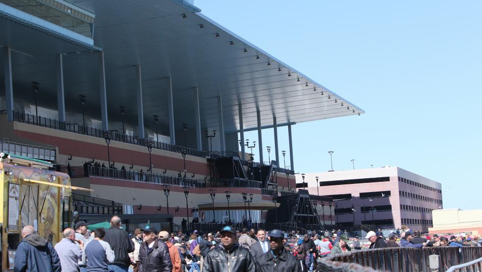 Fans crowd the Aqueduct apron.