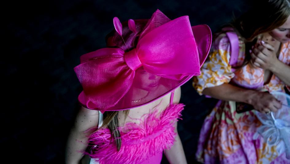Kentucky Oaks Churchill Downs Fashion Fun Fascinators Slideshow