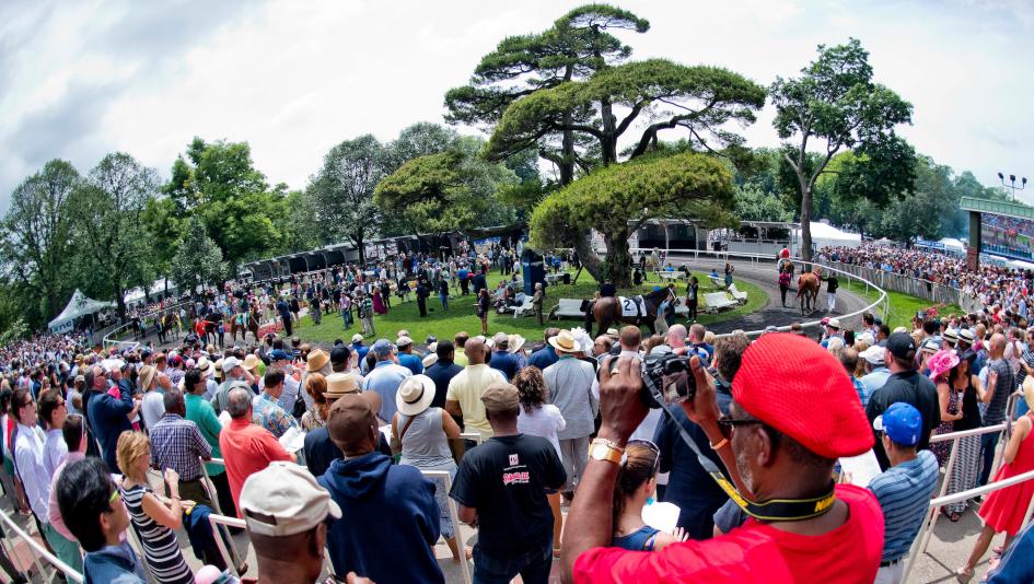 Belmont Park Scene Fans Triple Crown