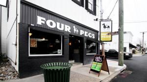 Louisville Kentucky Derby restaurants bars food drink guide Germantown NuLu Old Louisville Canary Club Four Pegs August Moon Lou Lou on Market Buck’s